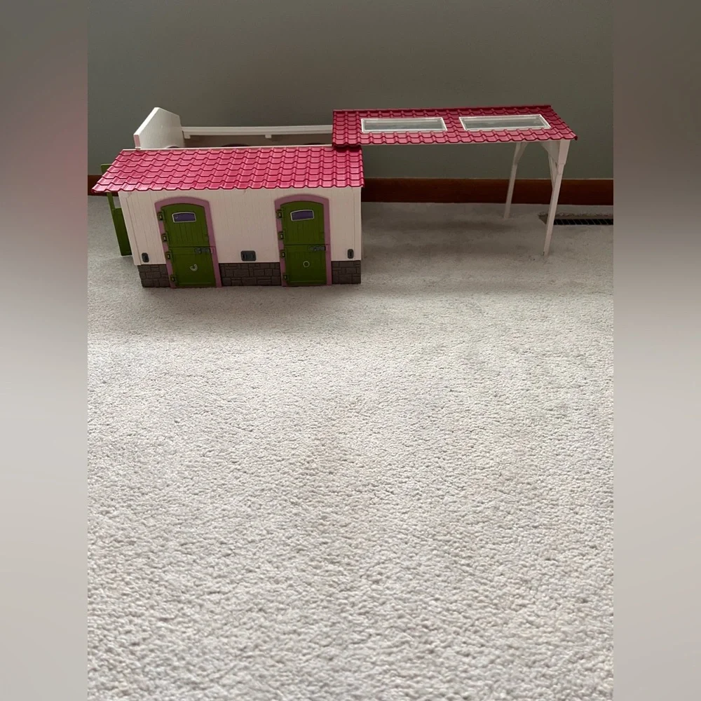 Schleich Stable used no accessories